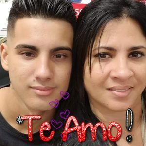 Meet your Posher, Elia rosa